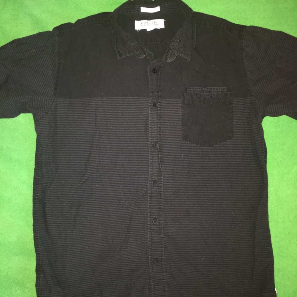 Ezekiel Men’s Shortsleeve Button Up
